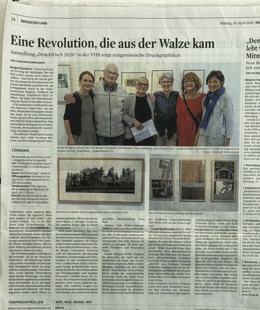 3/4 seitiger Artikel des Kölner Stadtanzeigers vom 20. April 2028 zur Ausstellung mit Gruppenfoto und zwei weiteren Fotos aus der Ausstellung